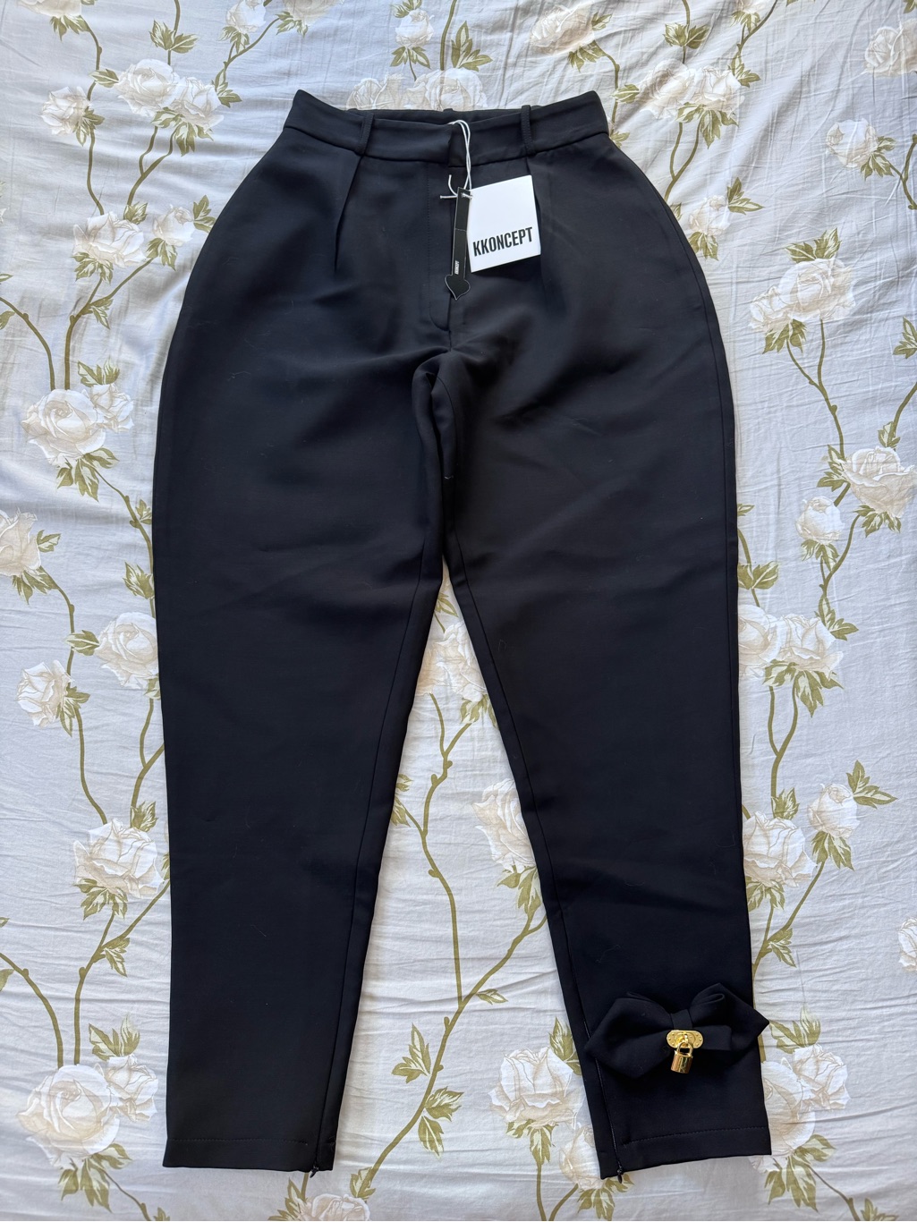 Nwt Kkoncept Black Bow Accent Trousers, Size: 42/Xl — image 2 of 5